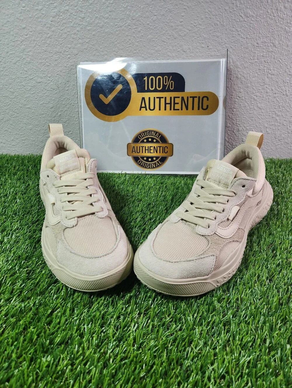 Vans Mte Ultrarange Neo Vr3 Cream Men's Size 7.5 / Women's Size 9 VN000CWECRM
